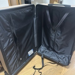 【未使用品】大型スーツケース、キャリーの画像