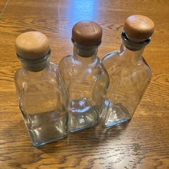 バラでもok!  オリーブオイルの空瓶３本
の画像