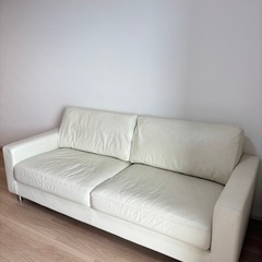 3人掛けソファ（ヘッドレスト付き）
の画像