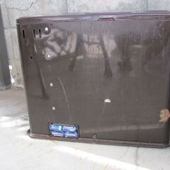 灯油ストーブとポリタンク 2個の画像