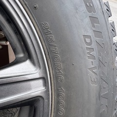 ブリヂストン　215/70r/16  スタッドレス　の画像