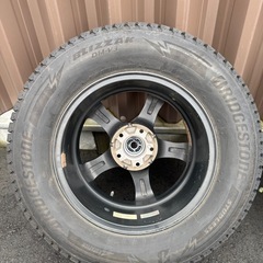 ブリヂストン　215/70r/16  スタッドレス　の画像