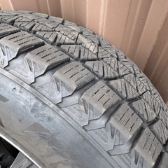 ブリヂストン　215/70r/16  スタッドレス　の画像
