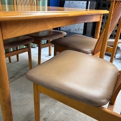 ✨キツツキ／飛騨産業 ダイニングセット✨ 木製テーブル＋椅子4脚 高級感＆レトロの画像