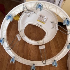 西松屋の歩行器の画像