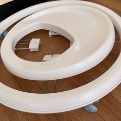 西松屋の歩行器の画像