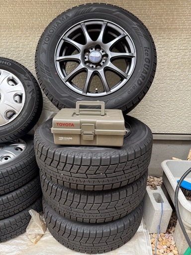 日曜までプリウスヴォクシーノア　スタッドレス　チェーン セット