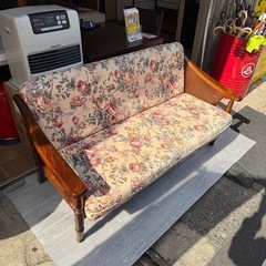 カリモク　2人掛け　ソファ　花柄の画像