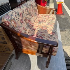 カリモク　2人掛け　ソファ　花柄の画像