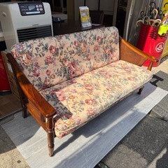 カリモク　2人掛け　ソファ　花柄の画像