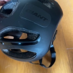 ジャイアント　Liv ヘルメット　Mサイズ　使用回数2回のみの画像