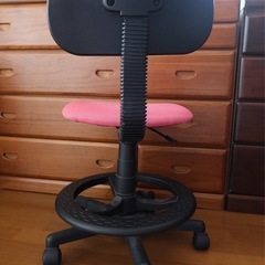 勉強椅子の画像