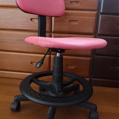 勉強椅子の画像