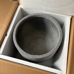 未使用新品グレー鉢植えの画像