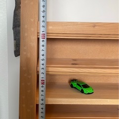 トミカ収納棚の画像