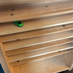 トミカ収納棚の画像