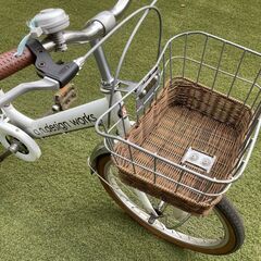 20インチ小学生用自転車(a.n.design works VP20 ホワイト)の画像