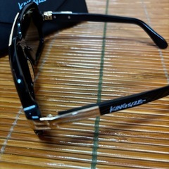 KINGSIZE ブラック サングラス ケース付きの画像