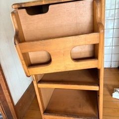 キッチン収納木製の画像