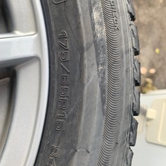 アクア用スタッドレスタイヤホイールセットの画像