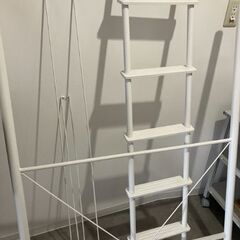 🌻✨👑完売👑✨🌻超美品ニトリ🌟定価４０,０００円→１５,０００円🌙有料配送可能🚚即日可🌞簡単組立🫶ニトリ🌷ロフトベッド🌟業界一の安全性と言われていますので、ネット通販には及びません🤗💕取り扱い説明書と組み立て工具は全て揃っています🌟幅210×奥行103.5×高さ179.5cm🌟ほとんどの普通乗用車に入ります🌟脚カバーは傷防止のための私物ですが、良かったらお取引の方に差し上げます🤭🌸の画像