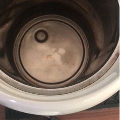 炊飯器と電気ポットの画像