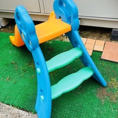 トイザらス　折りたたみ滑り台　オレンジ　ブルー　室内遊具 子供用の画像