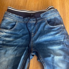 デニムパンツの画像