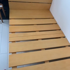 ベッドフレーム　セミダブルの画像