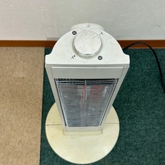 動作確認済　YAMAZEN カーボンヒーター　暖房器具　家電　2009年製の画像