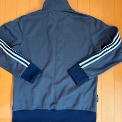 adidasパーカー　メンズLサイズ新品の画像