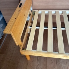 シングル　ベッドフレーム　木　コンセント付きの画像