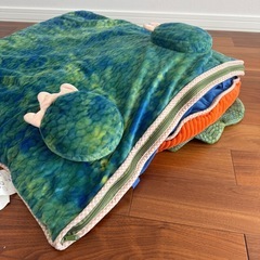 コストコ 恐竜 寝袋 子供用の画像