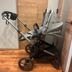 Bugaboo Fox 5 Deluxe ベビーカー
の画像