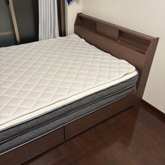 【美品】ニトリのダブルベッドの画像