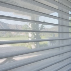 【新品・オシャレ✨】調光ロールスクリーンの画像