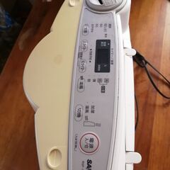 加湿機能付きフアンヒーターの画像