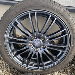 225/45R18 スタッドレスタイヤの画像