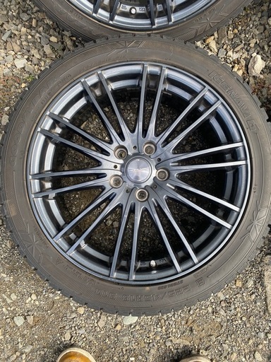 225/45R18 スタッドレスタイヤ