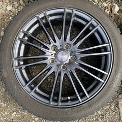 225/45R18 スタッドレスタイヤの画像