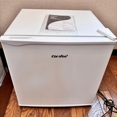 冷蔵庫ミニ　半年使用の画像