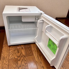冷蔵庫ミニ　半年使用の画像