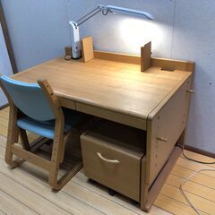 ベネッセ カリモク 学習机 karimoku 勉強机 椅子セット ライト付 木製 ナチュラルオーク 小学生 高校生 社会人　251102-2-①の画像