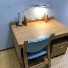 ベネッセ カリモク 学習机 karimoku 勉強机 椅子セット ライト付 木製 ナチュラルオーク 小学生 高校生 社会人　251102-2-①の画像