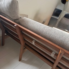 グレーチェック柄2人掛けソファ　カリモク家具の画像