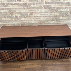 テレビボードの画像