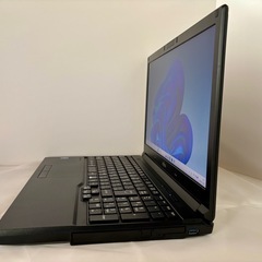 ⭐️美品【Windows11 Pro_25H2✨】富士通LIFEBOOK A576 SX/2018年製/15.6インチ/メモリ4GB/SSD.128GB/Microsoft Office2021搭載/バッテリー稼働可🔋✨の画像