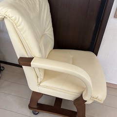 キャスター付きチェア　2脚の画像