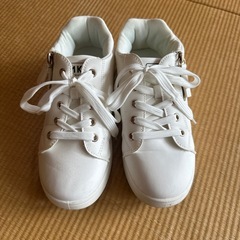 他商品セット購入で値引き！　ミッシェルクラン　スニーカーの画像