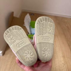 asics 13.5 ピグレットの画像